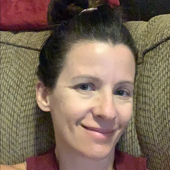 Meet your Posher, Kristen - Picture 2 of 2